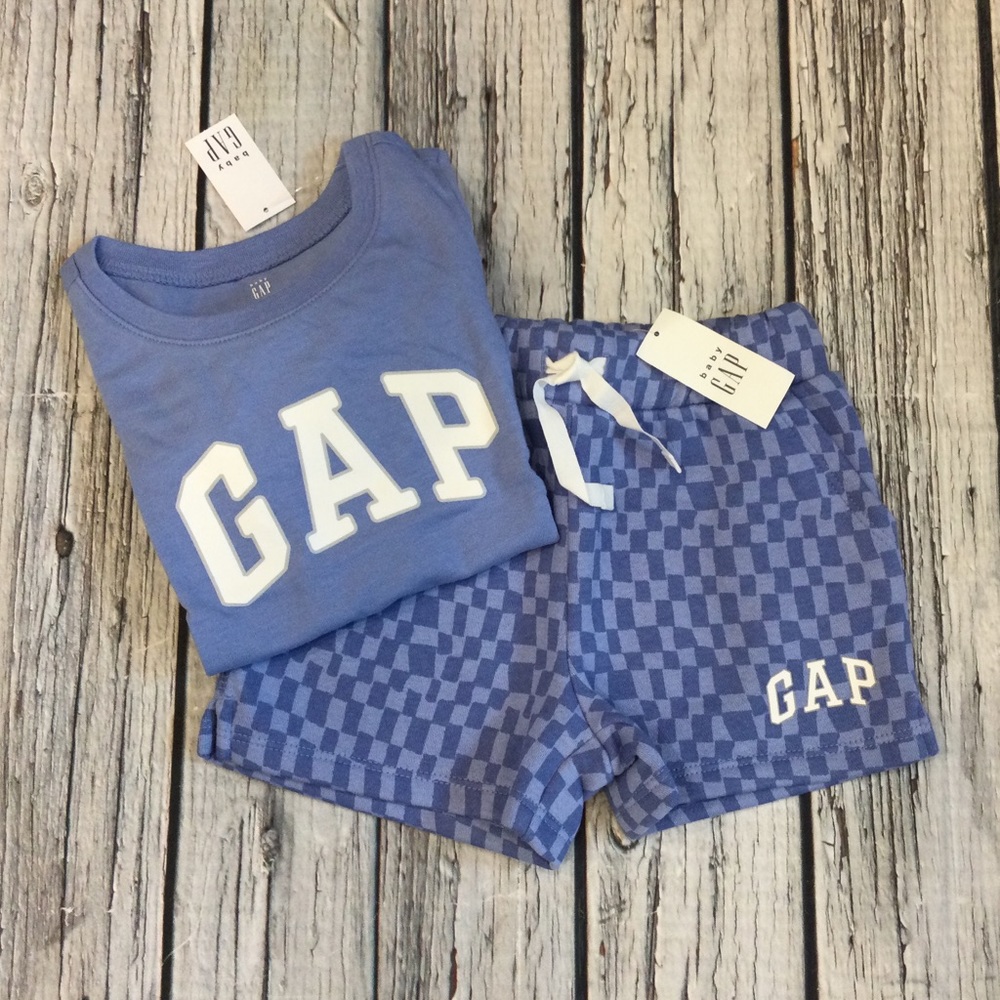 Gap Girls 18-24 M 2T 4T Purple Shirt & Shorts Outfit. NWT